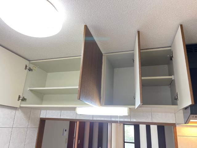 収納　吊り戸棚