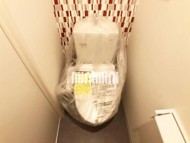 トイレ　温水洗浄便座です