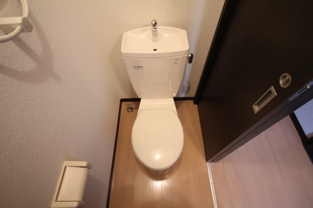 トイレ　※同物件別号室の写真になります