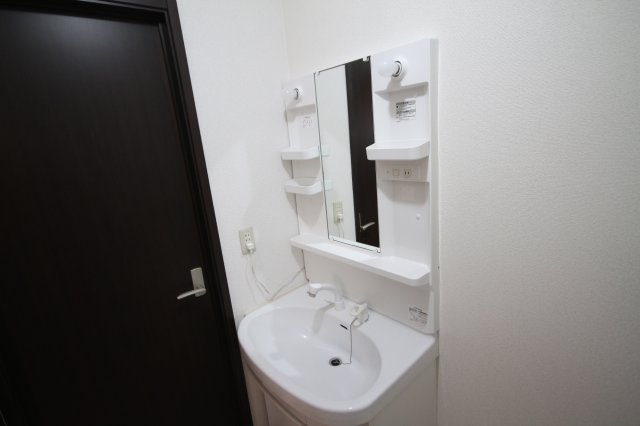 洗面設備　※同物件別号室の写真になります