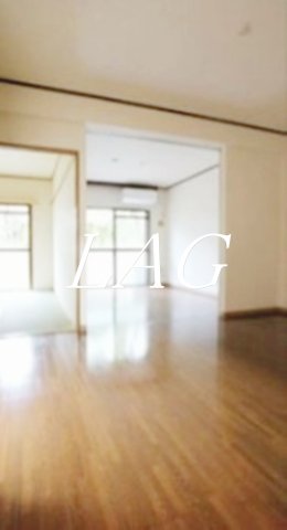 居室・リビング　洋室のお部屋です。（同仕様です。）