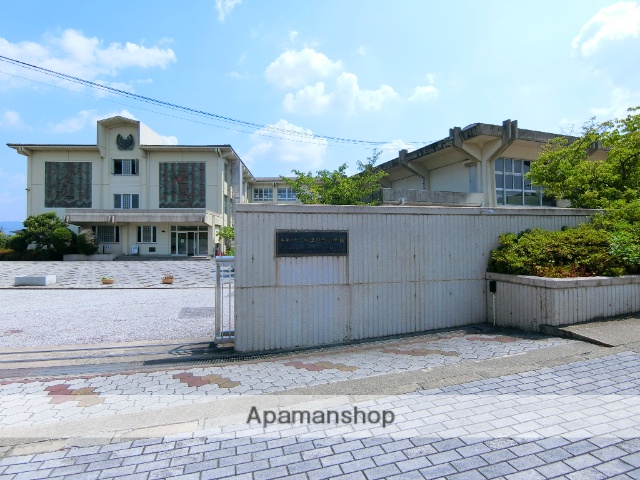 小学校　木津川市立小学校木津川台小学校（小学校）まで598m
