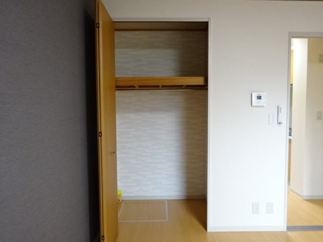 収納　写真は103号室です（参考）