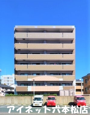 建物外観　最寄り駅徒歩7分圏内の人気マンションです