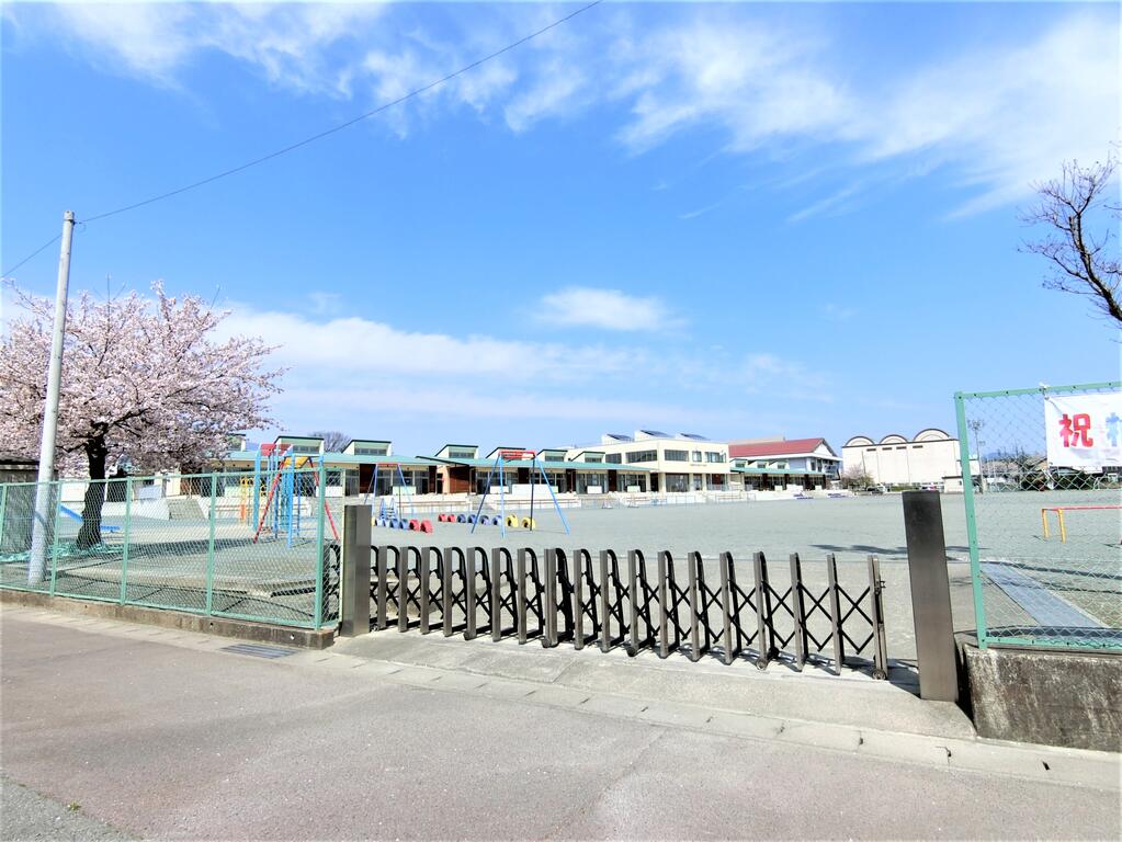 小学校　前橋市立粕川小学校（小学校）まで2677m