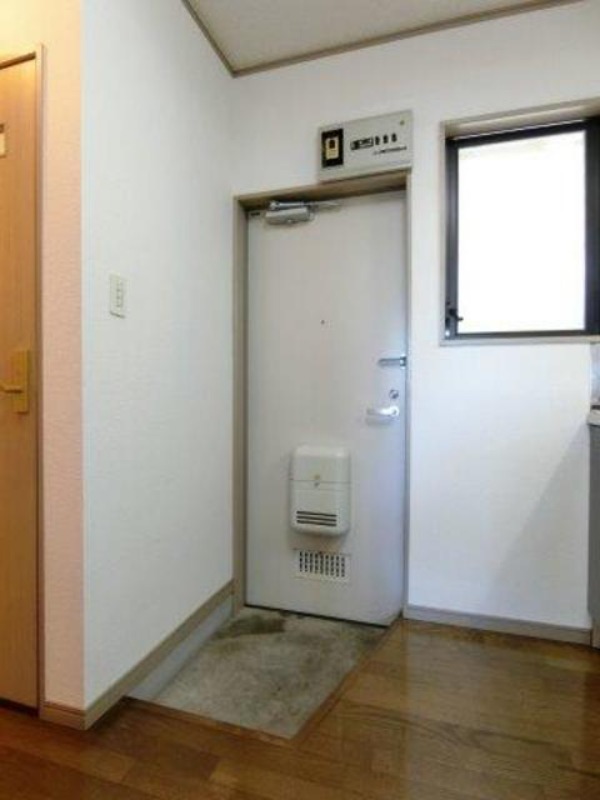 玄関　図面と現状に相違がある場合には現状を優先