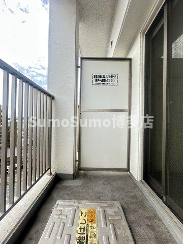 バルコニー　陽当たり良好なバルコニーです