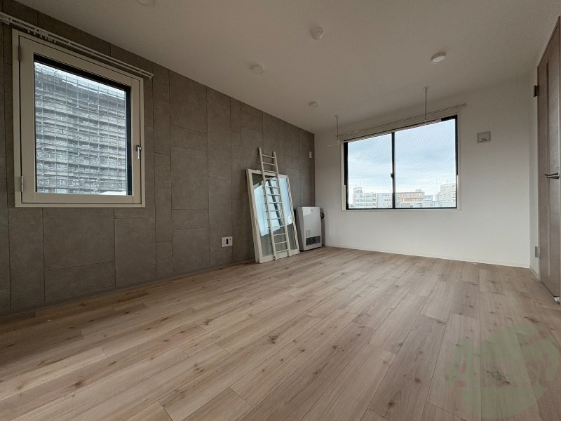 居室・リビング　広くてキレイなお部屋が広がっていて、充実した生活が送れそう。