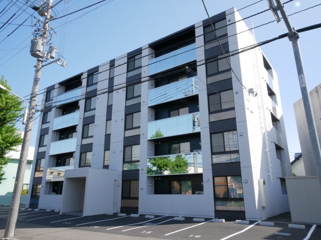 建物外観　☆地下鉄東西線南郷18丁目駅まで徒歩13分。