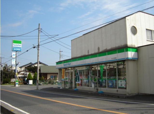コンビニ　ファミリーマート（コンビニ）まで759m