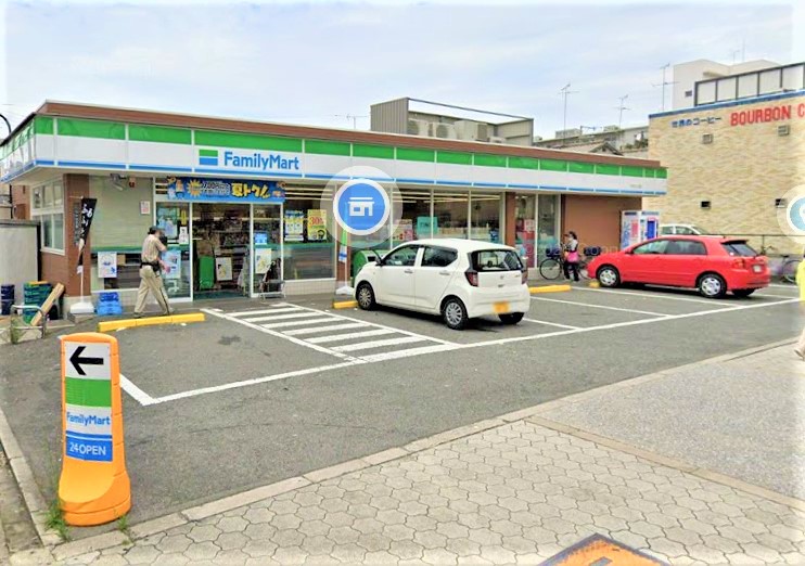 コンビニ　ファミリーマート万代六丁目店（コンビニ）まで296m