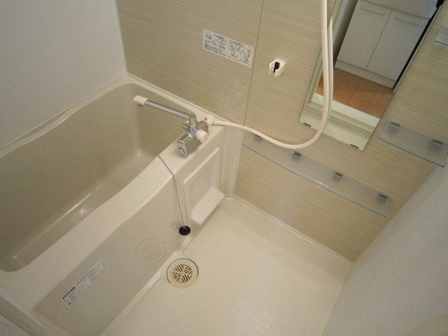 バス・シャワールーム　☆浴室乾燥機付きのバスです☆