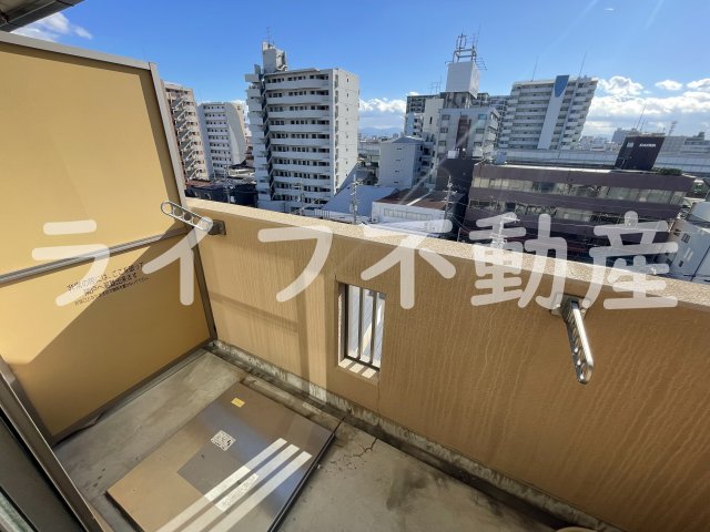 バルコニー　外からの目が気にならないバルコニーで洗濯物が干せます