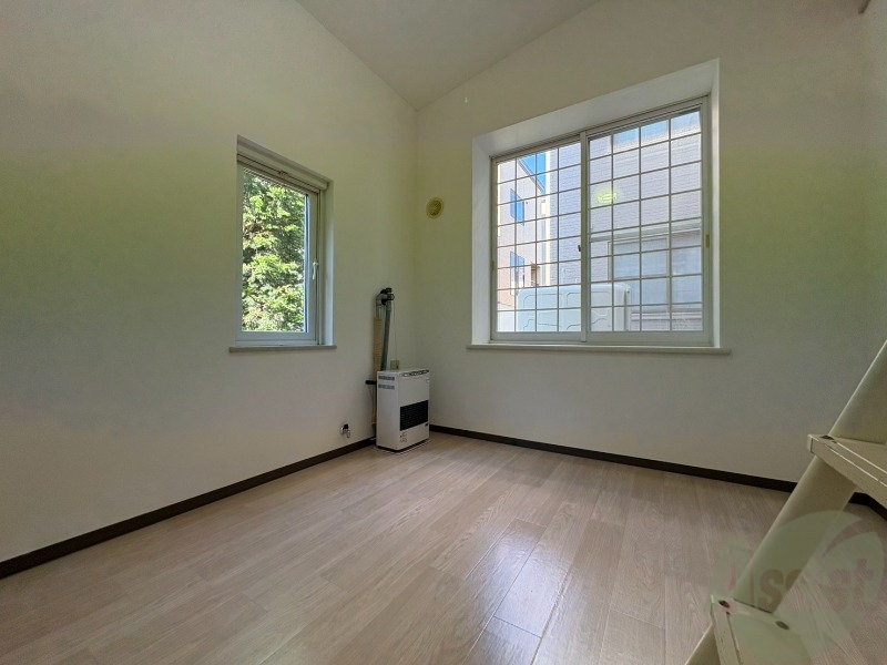 居室・リビング　広くてキレイなお部屋が広がっていて、充実した生活が送れそう。