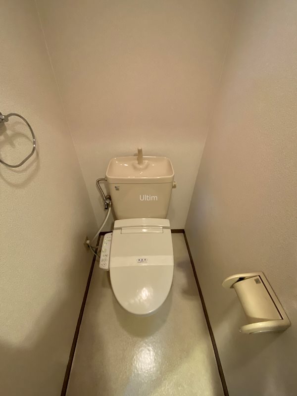 トイレ　別部屋のお写真です。ご参考までに！