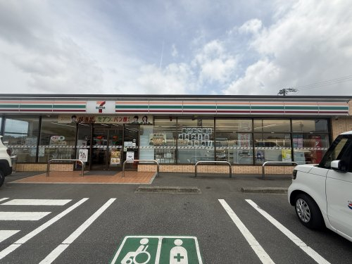 コンビニ　セブンイレブン　菰野町千草店（コンビニ）まで2144m
