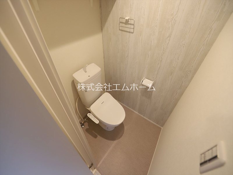 トイレ　温水洗浄暖房便座付トイレ