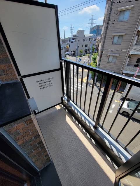 バルコニー　バルコニー付！お天気のいい日は洗濯物も気持ちよく干せますね！
