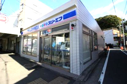コンビニ　ローソン ＬＴＦ汐入駅前店（コンビニ）まで565m