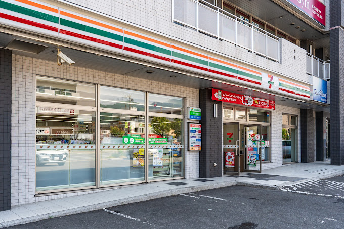 コンビニ　セブンイレブン札幌宮の沢駅前店（コンビニ）まで424m