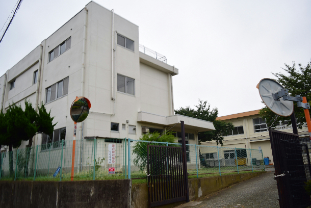 小学校　平塚市立中原小学校（小学校）まで523m
