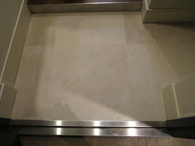 玄関　※参考写真