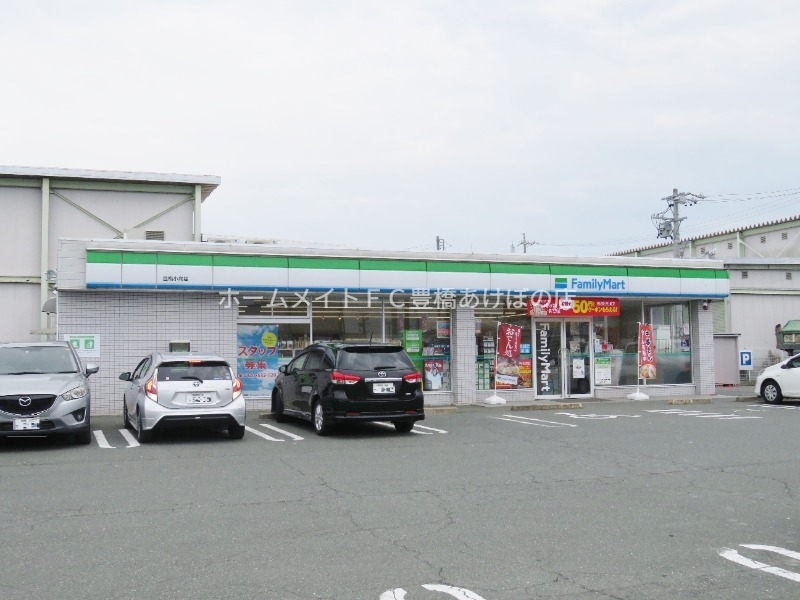コンビニ　ファミリーマート豊橋小向店（コンビニ）まで303m