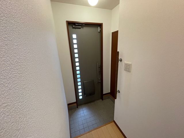 芦屋月若町メゾネットの玄関写真