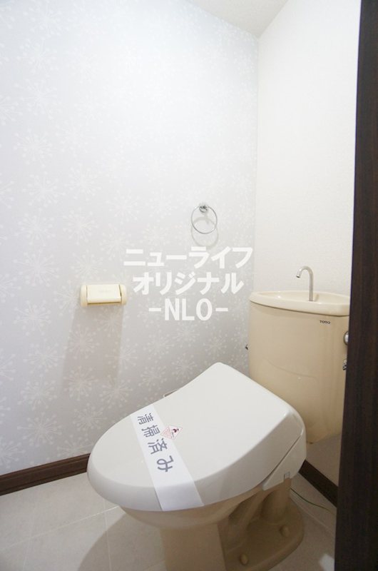 トイレ　あると嬉しい温水洗浄便座付き♪