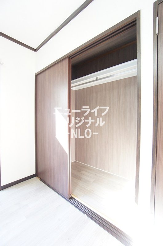 収納　仕切りがなく、丈の長いお洋服も収納できます♪