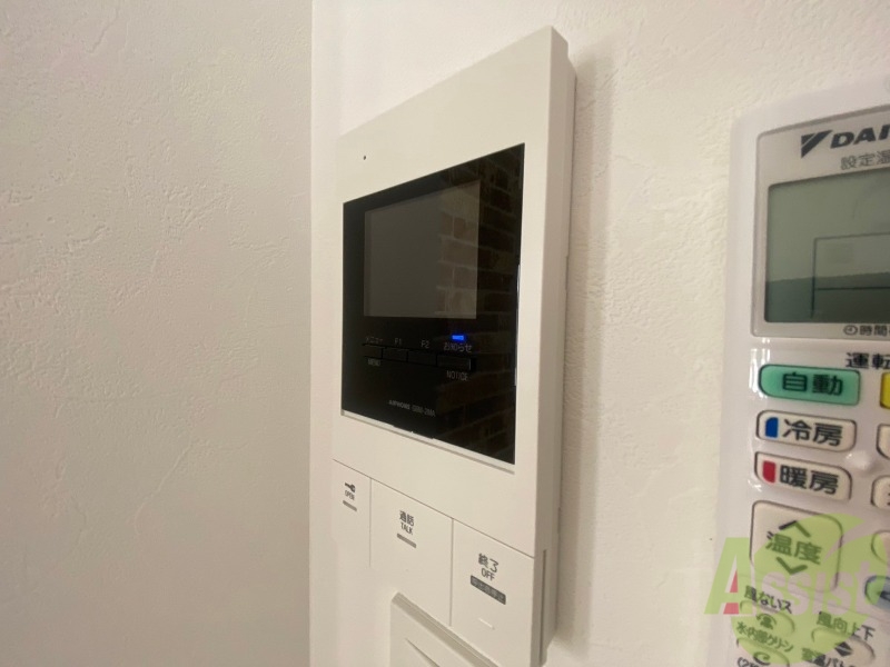 セキュリティ　ＴＶモニター付インターホンです。来客者の顔が見えるので安心！