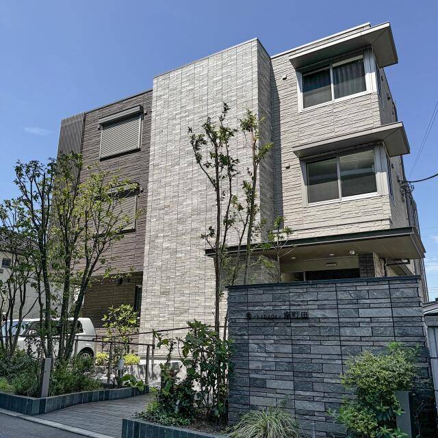 建物外観　オートロック完備