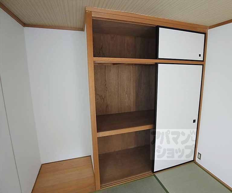 収納　押入れ