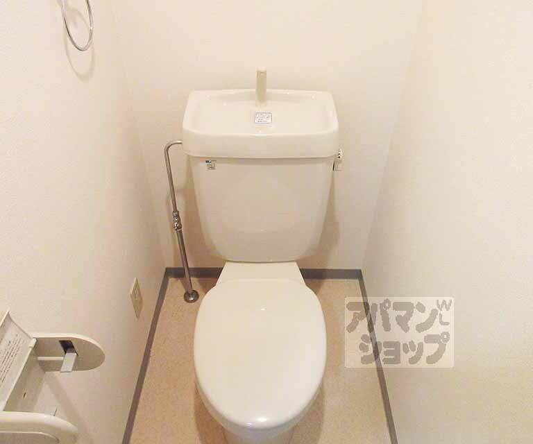 トイレ　清潔感のあるトイレです