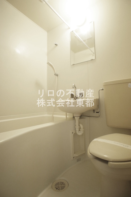 バス・シャワールーム　お掃除しやすい☆洗面台付き３点ユニットです☆