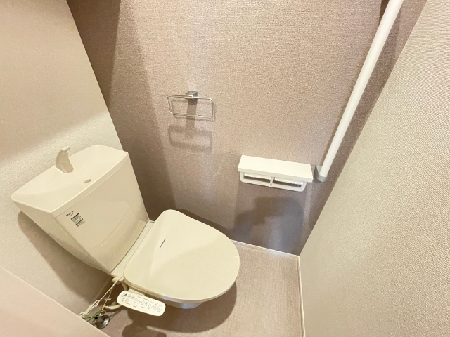 トイレ　温水洗浄便座