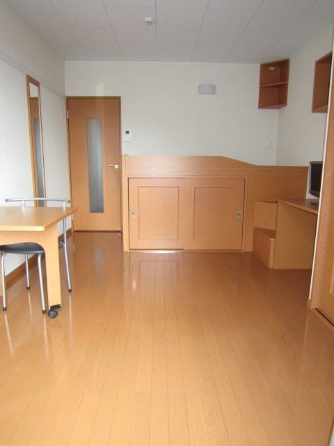 その他部屋・スペース　窓側から撮影