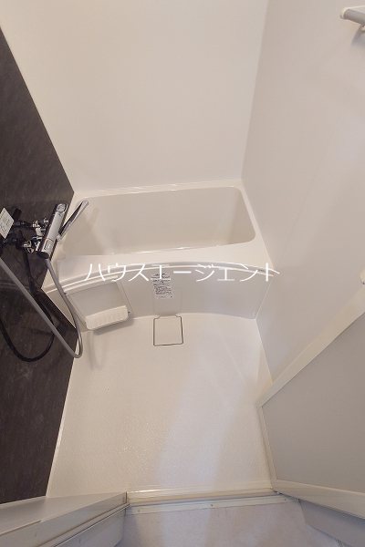 バス・シャワールーム　追い焚き機能付きのお風呂です※参考写真