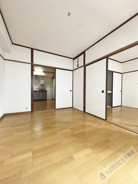 その他部屋・スペース　開放的な洋室です♪