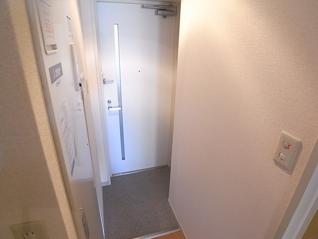 レジーナ西宮北口の玄関写真