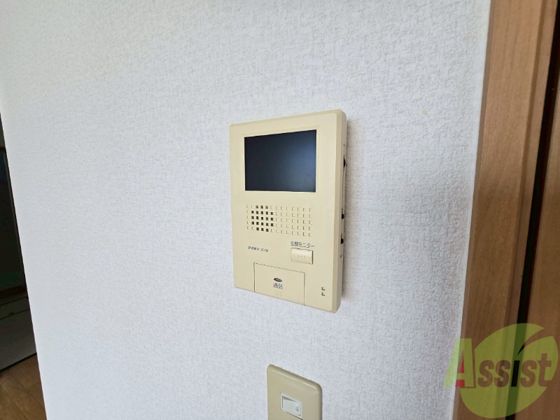 セキュリティ　ＴＶモニター付インターホンです。来客者の顔が見えるので安心！