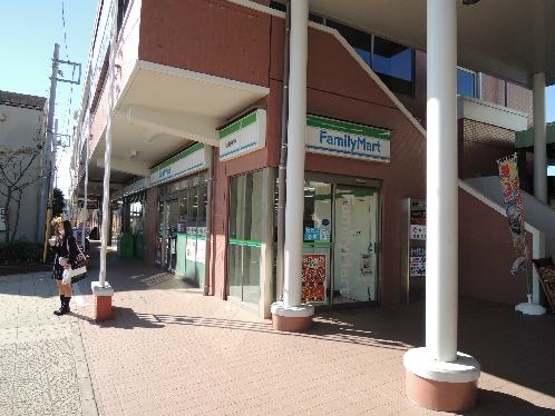 コンビニ　ファミリーマート 佐貫駅前店（コンビニ）まで417m