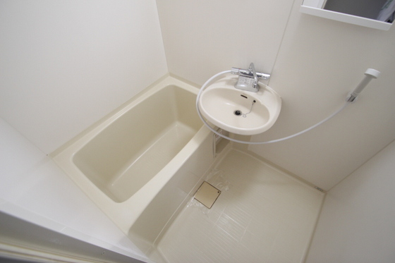 バス・シャワールーム　※別の部屋の写真です