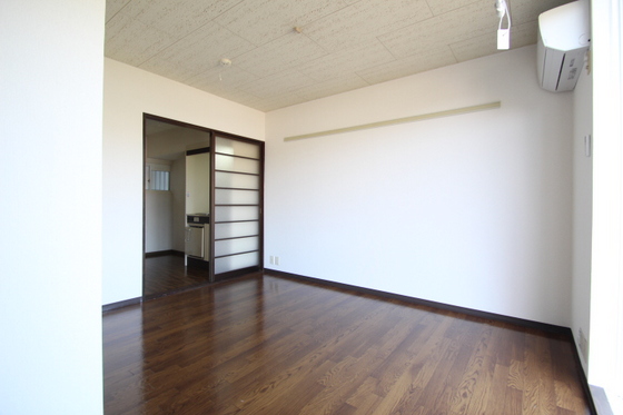 居室・リビング　※別の部屋の写真です