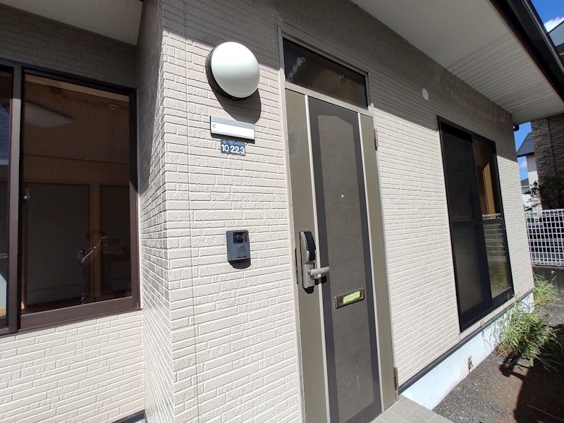 玄関　※他棟の写真参照