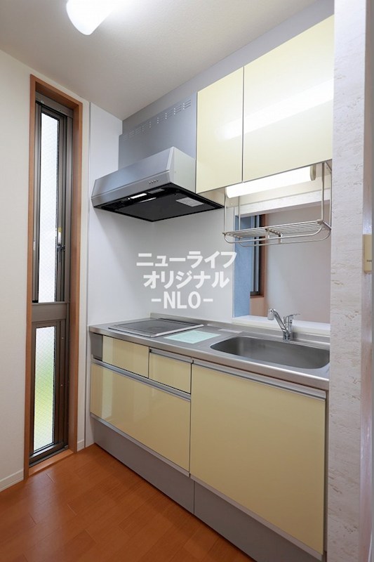 キッチン　IH2口コンロのシステムキッチン、収納も豊富です☆