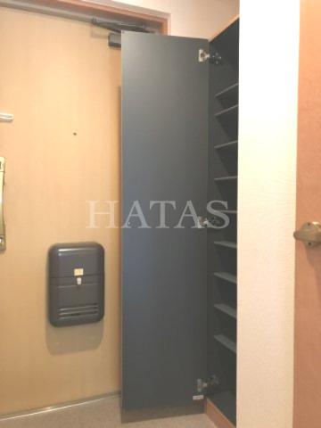 玄関　同物件別部屋です。