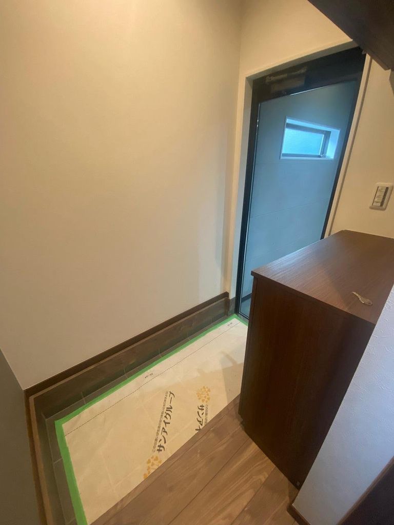 玄関　バルコニー