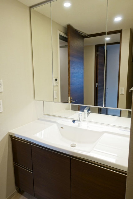 洗面設備　※写真は同タイプ住戸です。