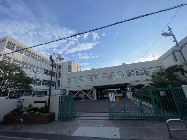 中学校　吹田市立第一中学校（中学校）まで1140m